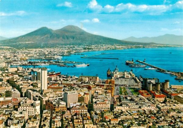 Napoli Neapel Naples IT Panorama Hafen Vesuv