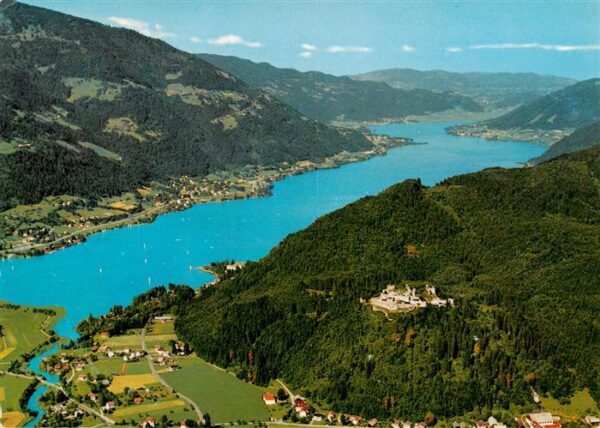 Ossiach Ossiachersee Kaernten AT Panorama mit Burgruine Landskron