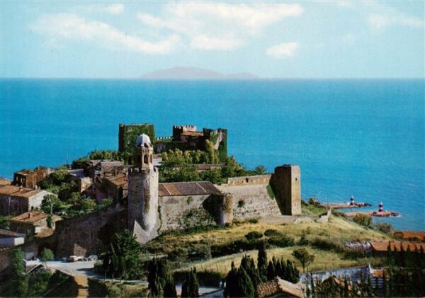 Castiglione  della Pescaia IT La Rocca e il Castello Burg Schloss