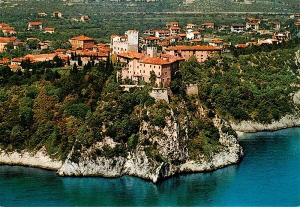 Trieste Triest IT Castello Burg Kueste