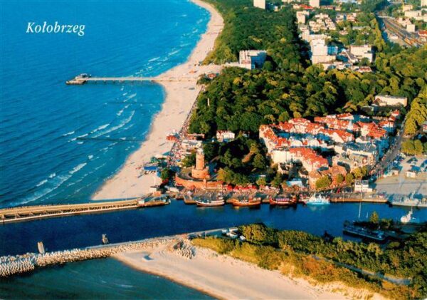 Kolobrzeg Kolberg Ostseebad PL Hafen Strand