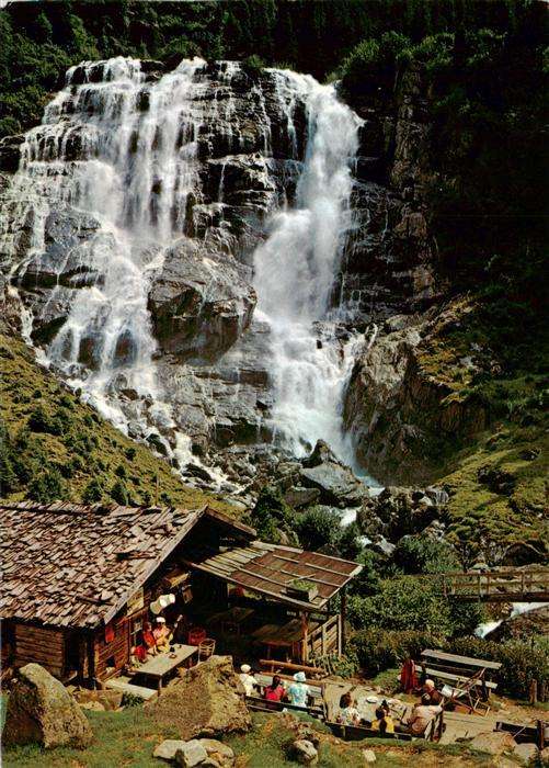Stubaital Tirol AT Graba Wasseerfall und Graba Alm am Weg zur Mutterbergalm und