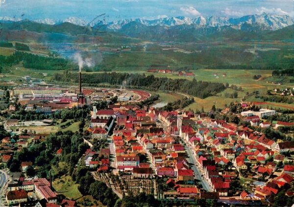 Schongau Bayern Panorama Blick gegen Karwendel- und Wettersteinhochgebirge Zugsp