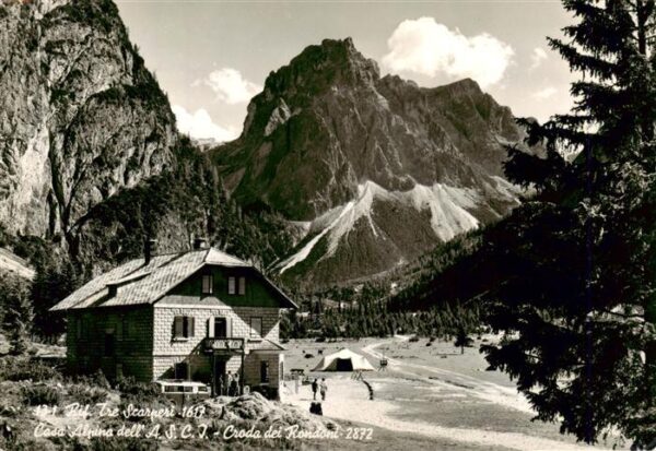 Croda dei Rondoni Schwalbenkofel 2873m Kaernten AT Rifugio Tre Scarperi Casa Alp