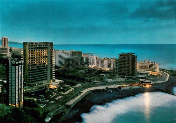 Puerto-de-la-Cruz Tenerife ES Vista parcial de noche