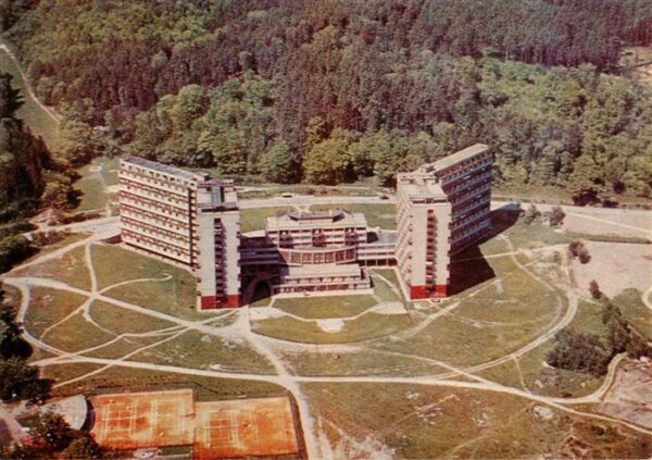 Litvinov Oberleutensdorf CZ Kolektivni dum Hotel Tennisplaetze