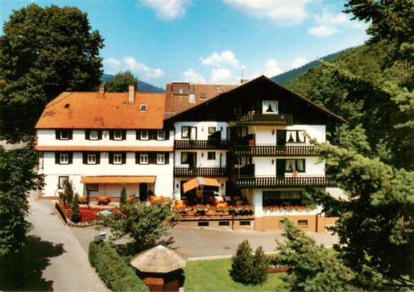 Bad Herrenalb Café Bergblick mit Schwarzwaldhaus im Park unteres Gaistal Schwarz