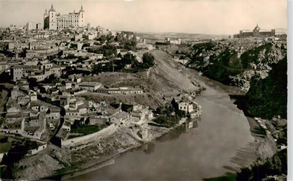 Toledo Castilla-La Mancha ES Vista parcial y rio Tajo