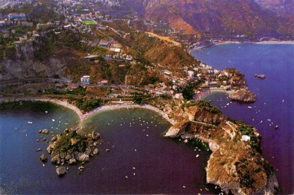 Taormina Sicilia IT Isola Bella Fliegeraufnahme