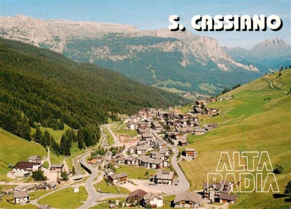 San Cassiano Badia St Kassian IT Fliegeraufnahme