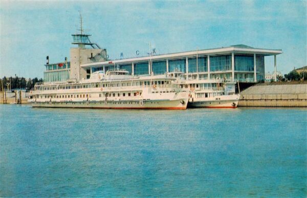 Omsk RU Fahrgastschiff