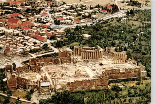 Baalbeck Baalbek Lebanon Ansicht mit Ruinen