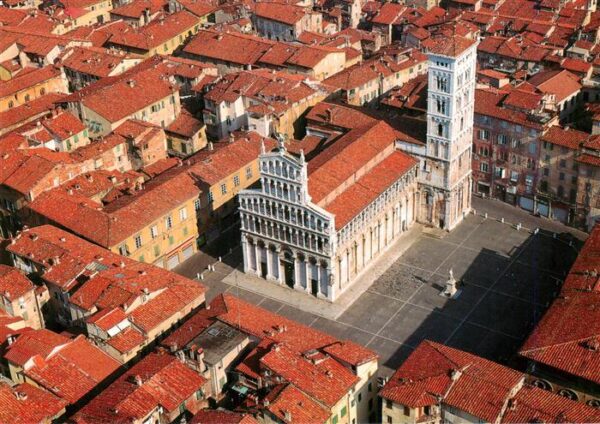 Lucca Toscana IT Chiesa San Michele veduta aerea