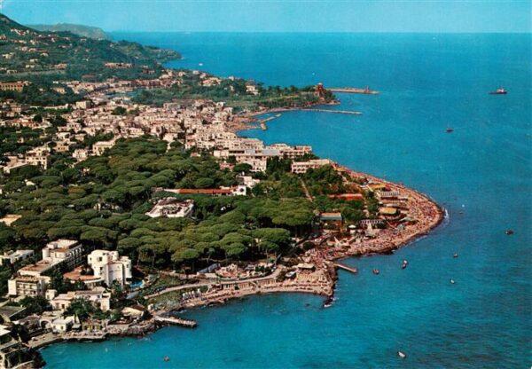 Ischia Porto IT Panorama Riviera Kueste