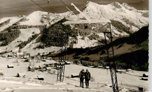 Mittelberg Kleinwalsertal AT mit Skilift Kuhgerenspitze Hammerspitze Hohgehren