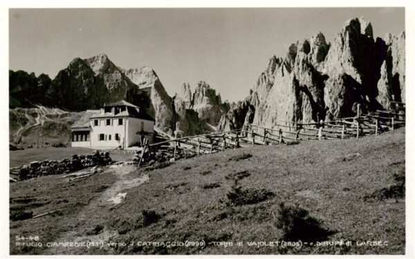 Catinaccio 1580 Rosengartengruppe Dolomiti IT Vajolettuerme Dirupi di Larsec