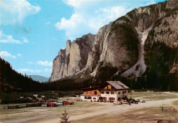 Pederuehaus 1548m Rifugio Pederue San Vigilio di Marebbe Dolomiti IT Panorama