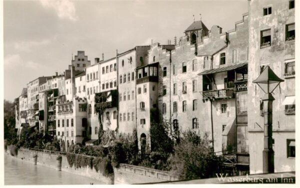 Wasserburg Inn Haeuserpartie am Wasser