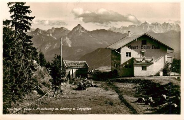 Nesselwang Allgaeu Bayern Sportheim Boeck Blick gegen Saeuling und Zugspitze