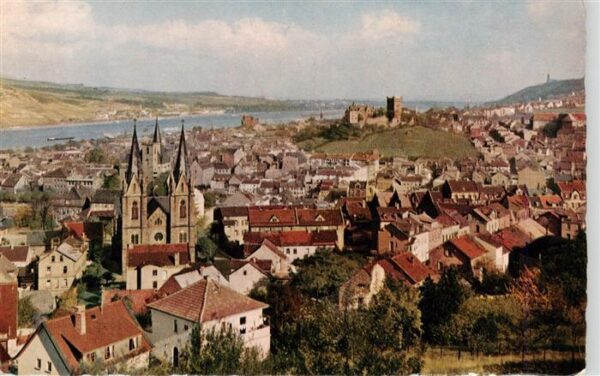 Bingerbrueck Rhein Panorama mit Blick zur Burg Klopp