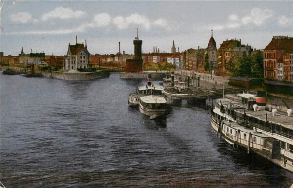 Koeln  Rhein Hafenanlagen und Leystapel