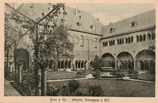 BONN Rhein Muenster Kreuzgang und Hof