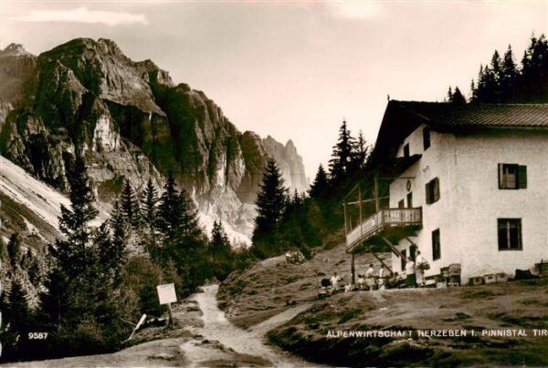 Herzebenalm 1280m Pinnistal Neustift Stubaital Tirol AT Alpengasthof
