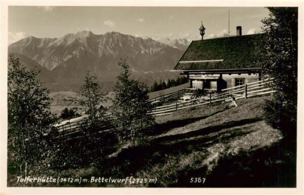 Tulferhuette 1412m Hall Tirol AT Berghaus Blick gegen Bettelwurf Karwendelgebirg