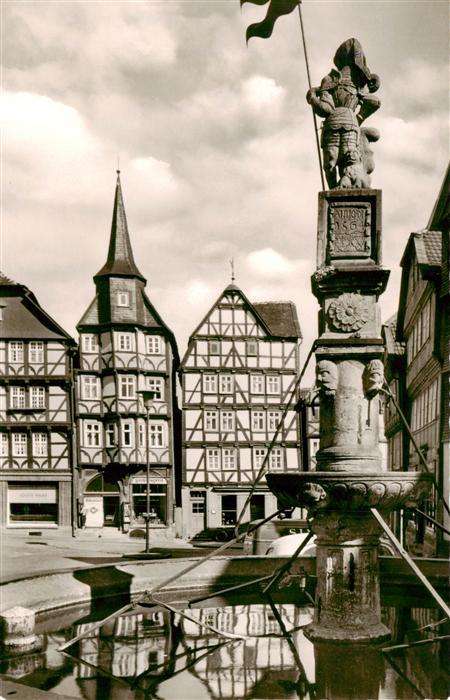 Fritzlar Markt mit Rolandsbrunnen Altstadt Fachwerkhaeuser
