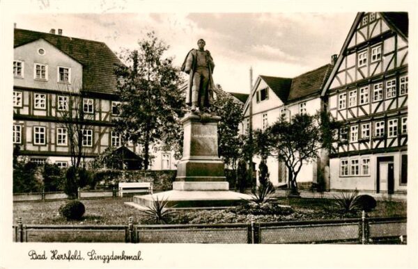 Bad Hersfeld Linggdenkmal Altstadt Fachwerkhaeuser