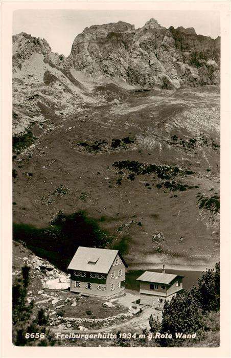 Freiburgerhuette 1934m Vorarlberg AT Berghaus Blick gegen Rote Wand