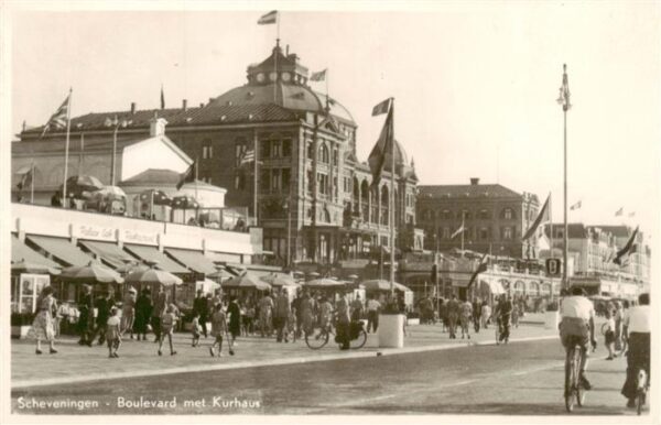 Scheveningen NL Boulevard met Kurhaus
