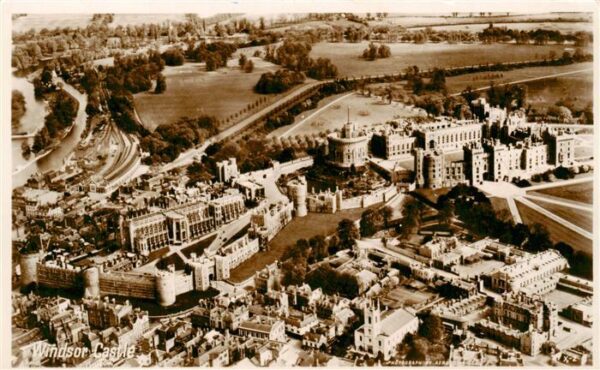 Windsor  Castle London UK Fliegeraufnahme