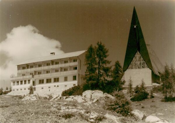 Tauplitzalm 1650m Tauplitzer-Berghof Dachstein AT Tauplitzer Berghof Kirchenwirt