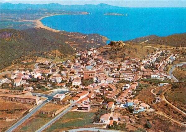 Bagur Costa Brava ES Panorama al fondo las Islas Medas vista aérea