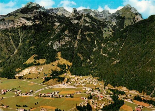 Maurach Achensee TiroL AT mit Seilbahn und Rofangebirge
