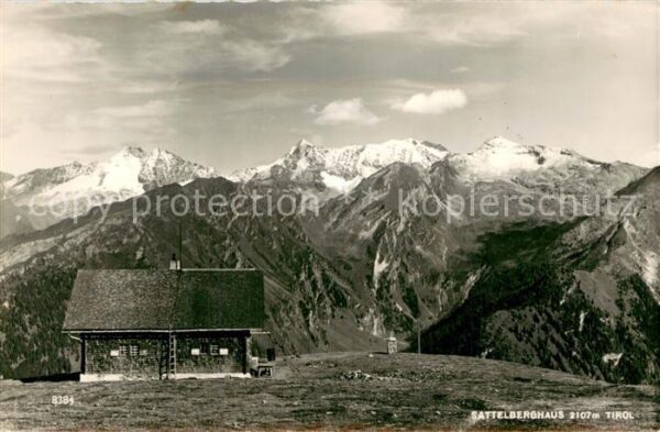 Tirol Region Sattelberghaus Aussenansicht
