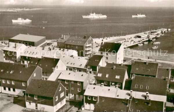 Helgoland Unterland m. Landungsmole u. Seebaederschiffen a. d. Reede