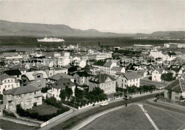 Reykjavík Aerial view to the harbour