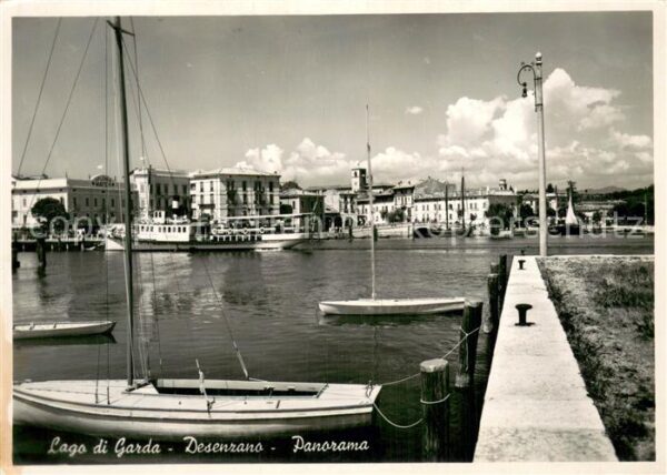 Desenzano  del Garda Hafen Faehre Kai