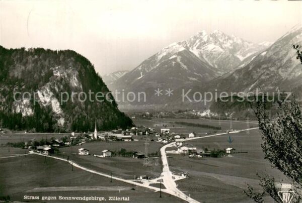 Strass Zillertal AT Panorama Blick gegen Sonnwendgebirge