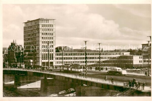 Frankfurt Main Friedensbruecke und AEG Hochhaus