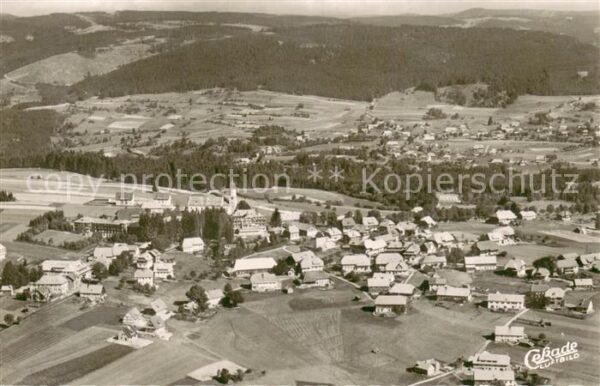Hoechenschwand mit Blick auf Haeusern