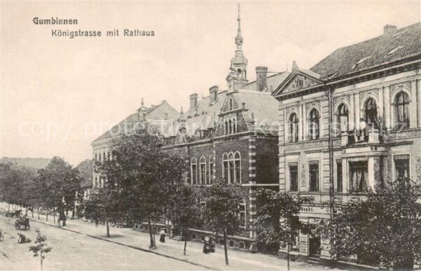 Gumbinnen Goesev Gussew Oblast Kaliningrad RU Koenigstrasse m. Rathaus u. Kutsch