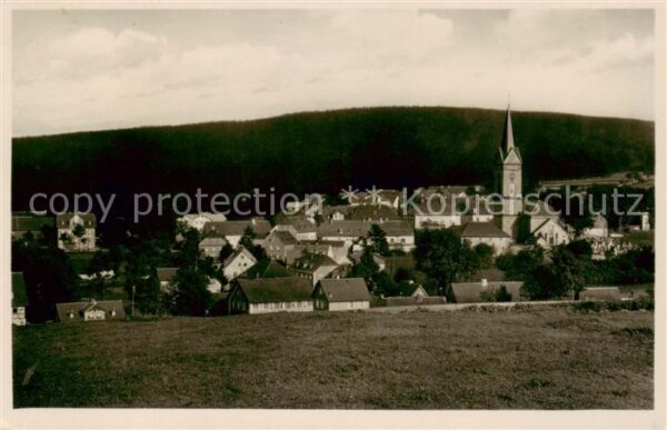 Zell Oberfranken Gesamtansicht m. Waldstein