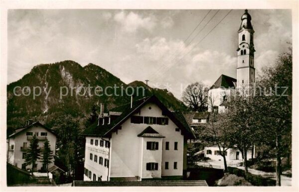 Pfronten Bruder Georg Haus mit Pfarrkirche