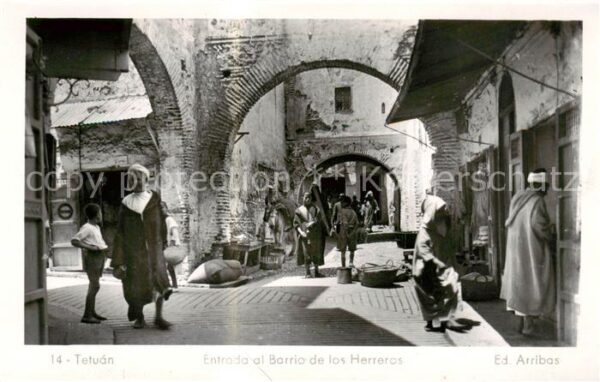 Tetuan Tetouan Maroc Entrada al Barrio de los Herreros