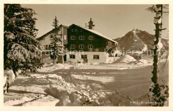 Sonthofen  Oberallgaeu Berggasthaus Allgaeuer Berghof Winterlandschaft mit Gruen
