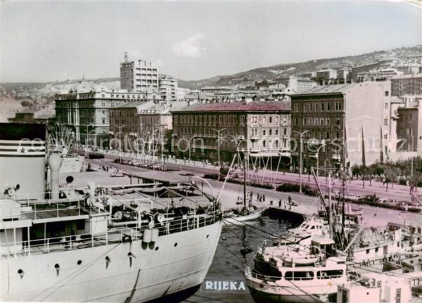 Rijeka Fiume Croatia Hafenpartie