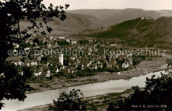 Bullay Mosel mit Hotel und Jugendherberge Marienberg